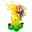 Милый жирафик с букетом - Заказать воздушные шары с доставкой по Екатеринбургу "ШарыДляВас"