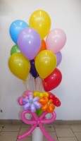 Акция ! Букет из 7-ми цветов + 10 шаров без рисунка - Заказать воздушные шары с доставкой по Екатеринбургу "ШарыДляВас"