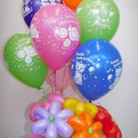 Акция ! Букет из 7-ми цветов + 10 шаров с рисунком - Заказать воздушные шары с доставкой по Екатеринбургу "ШарыДляВас"
